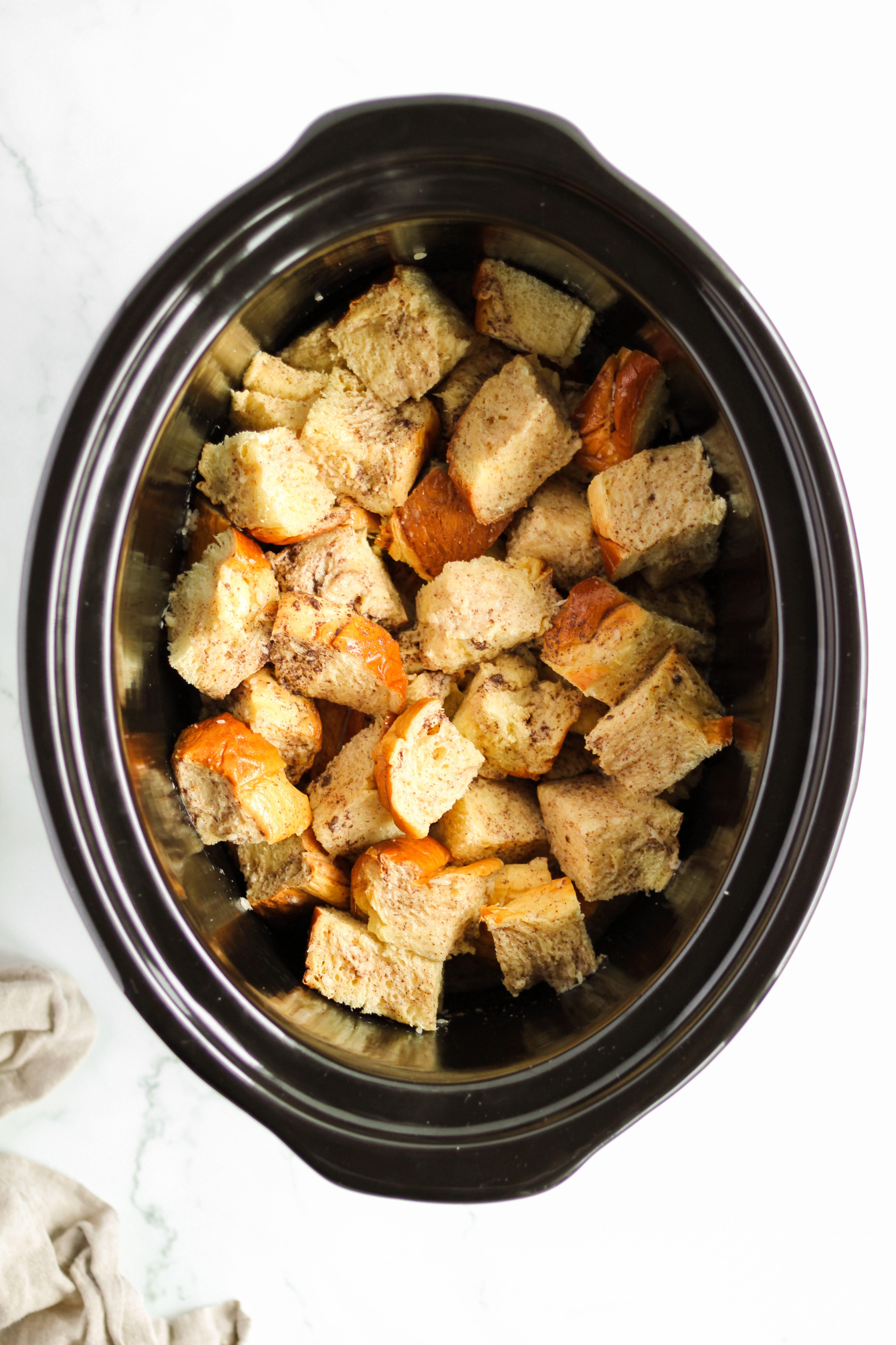 Slow Cooker Cinnamon Bread Pudding